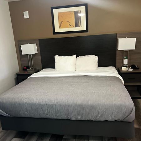 Quality Inn & Suites Goodyear - Phoenix West Exterior photo