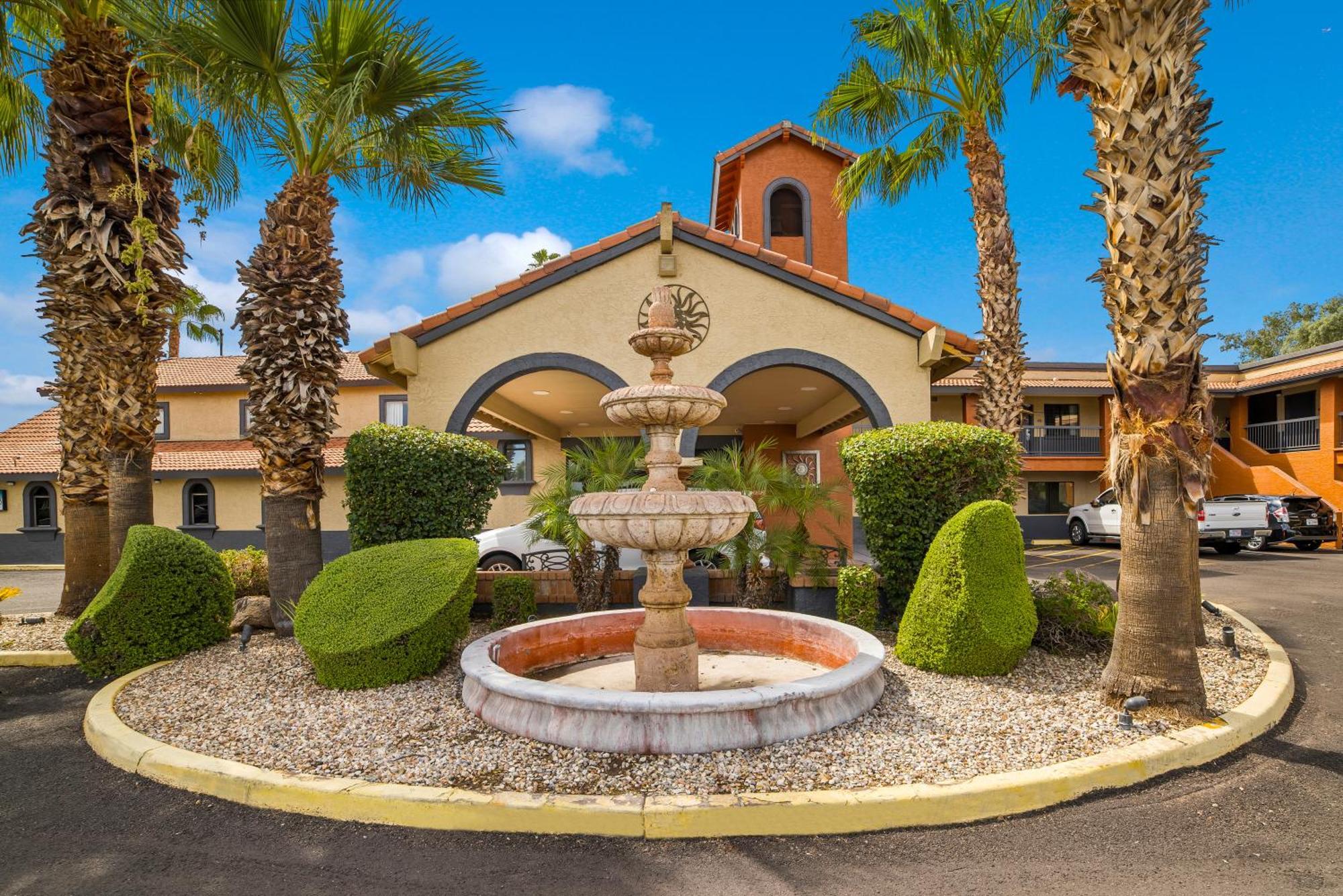 Quality Inn & Suites Goodyear - Phoenix West Exterior photo